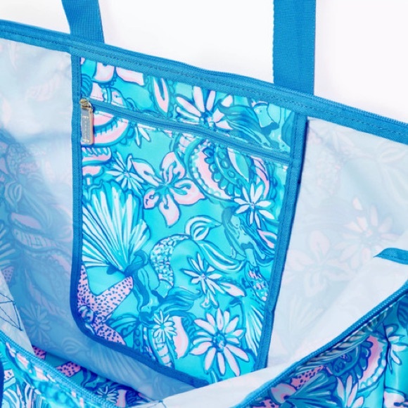 LILLY PULITZER Getaway Packable Tote - Picture 3 of 3